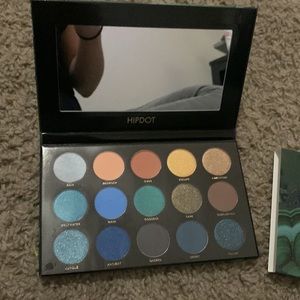 Hipdot “Cenote” eyeshadow palette